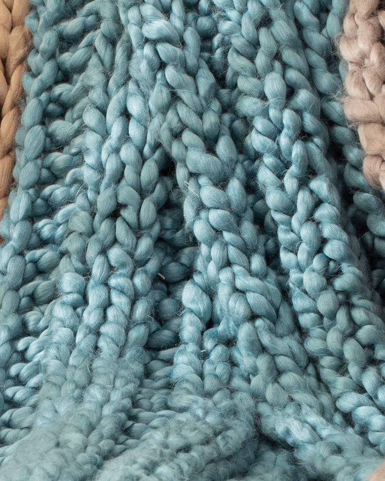 Enchant Chunky Throw