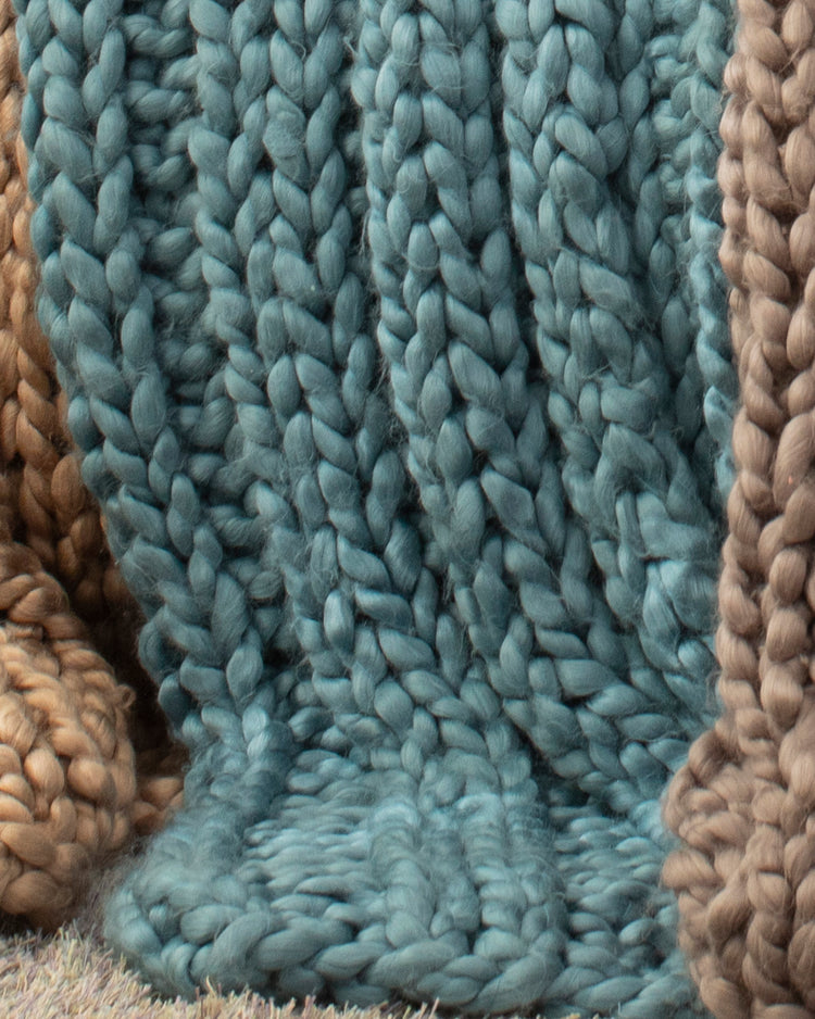 Enchant Chunky Throw