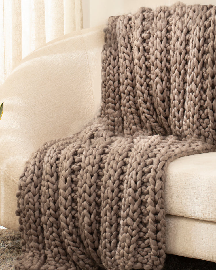 Enchant Chunky Throw