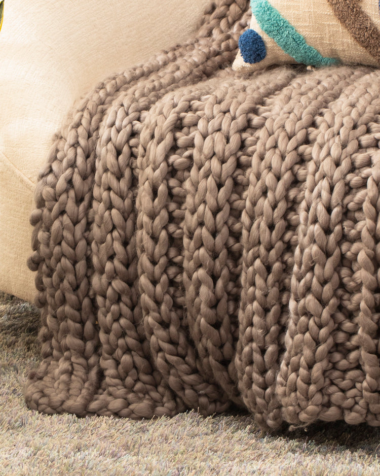 Enchant Chunky Throw